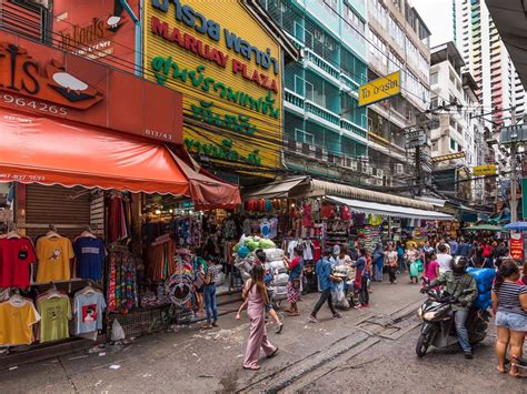 hotel close to pratunam market|More.